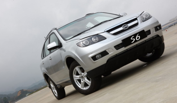 比亞迪s6怎么樣 比亞迪s6車(chē)身霸氣/動(dòng)力充足