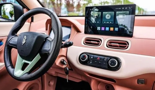 凌寶box新能源汽車多少錢 凌寶box新車售價(jià)5萬(wàn)(分期首付1萬(wàn))