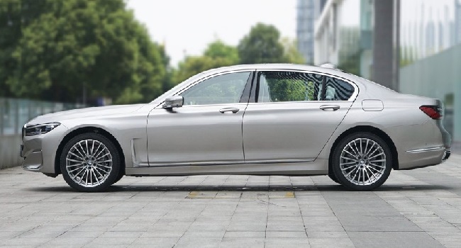 寶馬740li新車價(jià)格多少錢一輛，售價(jià)91.9--145.9萬(wàn)元