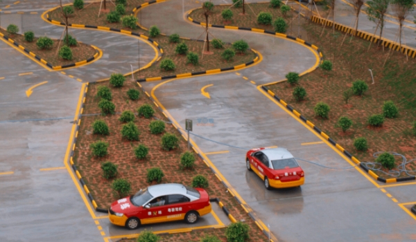 駕照要規(guī)定多久考完 駕照要規(guī)定三年內(nèi)完成（科目一考試開(kāi)始計(jì)算）