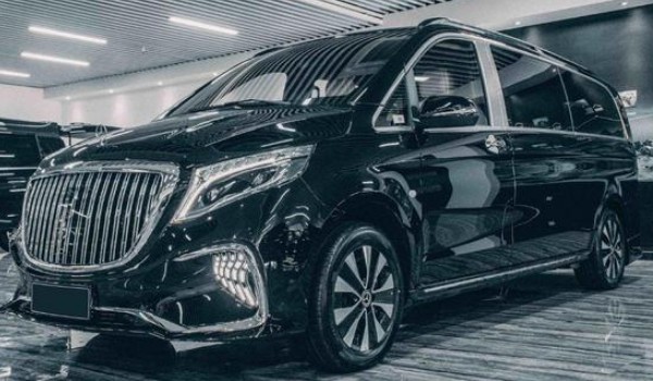 奔馳威霆和別克gl8哪個(gè)好 gl8馬力可達(dá)237匹(威霆車身長(zhǎng)達(dá)5.3米)