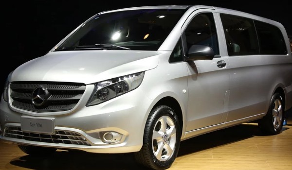 奔馳威霆和別克gl8哪個(gè)好 gl8馬力可達(dá)237匹(威霆車身長(zhǎng)達(dá)5.3米)