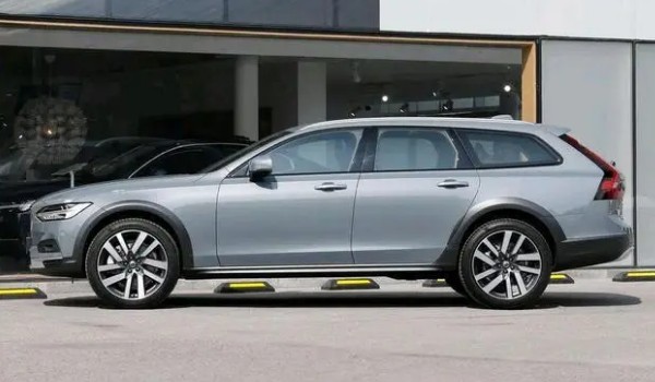 沃爾沃v90參數(shù)配置詳細(xì) 馬力可達(dá)250匹(搭載2.0T發(fā)動機(jī))