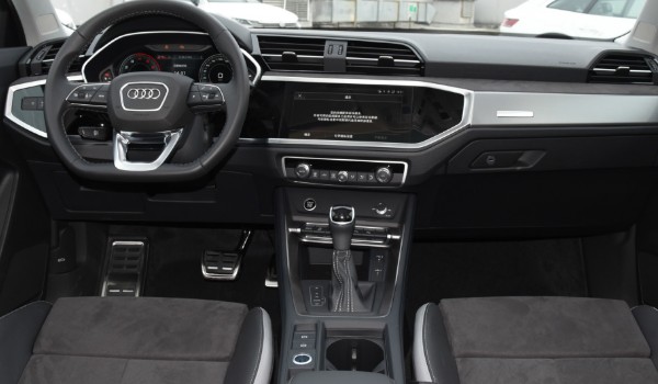 奧迪q3新款價格2023款多少錢 2023款q3售價27萬(落地價31萬)