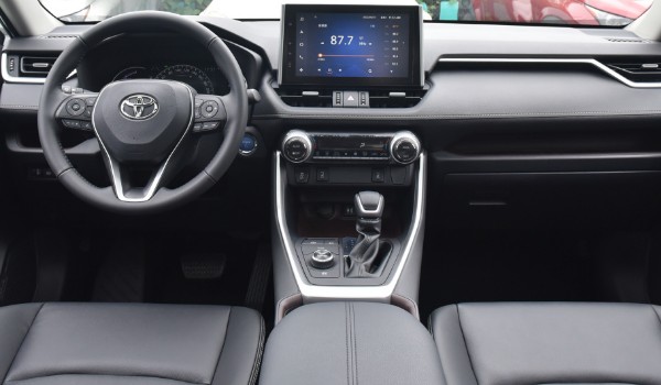 豐田榮放油耗多少真實油耗 百公里油耗8.8L(油耗一公里6毛錢)