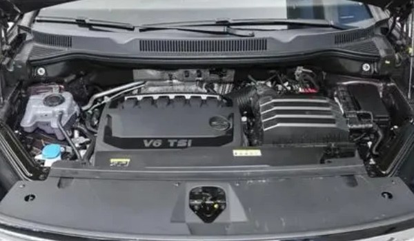 大眾攬境和探險(xiǎn)者哪個(gè)好 攬境車(chē)身長(zhǎng)達(dá)5.1米(馬力可達(dá)299匹)