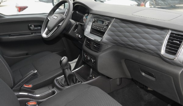 金海獅和五菱征程哪個好 金海獅動力更強(征程車身長達5.1米)