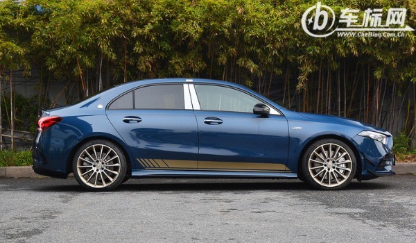 奔馳a級amg價格及圖片 2023款a級amg售價35萬(分期首付10萬)