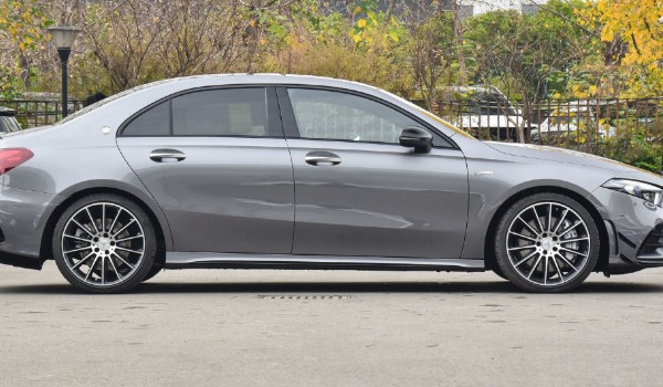 奔馳a級amg價格及圖片 2023款a級amg售價35萬(分期首付10萬)