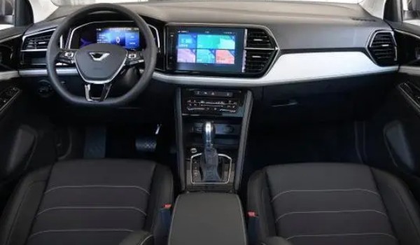 捷達(dá)vs7和現(xiàn)代ix35哪個好 捷達(dá)vs7車長4.6米(現(xiàn)代ix35動力強(qiáng))