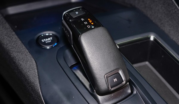 標(biāo)致4008的變速箱是什么品牌的 愛信8at變速箱(變速平順壽命長(zhǎng))