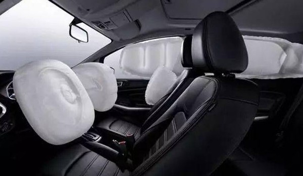 東風標致4008有幾個氣囊 搭載6個氣囊(安全性很高)