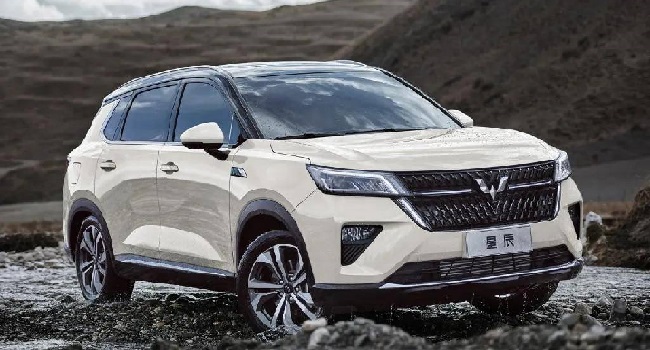 五菱星辰suv2022款價(jià)格及圖片，售價(jià)9.98-10.98萬(wàn)元油耗略偏高