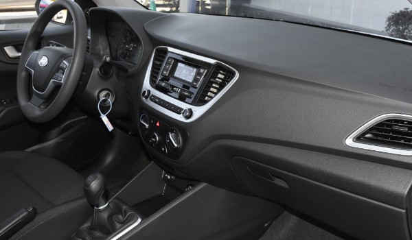 現(xiàn)代悅納2020款報(bào)價(jià)及圖片 新車售價(jià)5萬一輛(分期首付1萬)