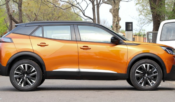 標致2008油耗多少真實油耗 百公里油耗6.5L(油耗一公里5毛錢)