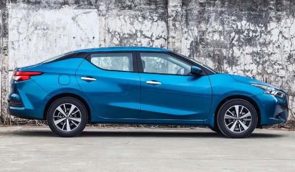 藍(lán)鳥一公里多少油錢 消耗5毛錢(排量影響油耗)