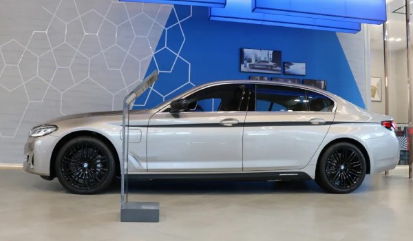 寶馬5系插電混動優(yōu)惠大嗎 優(yōu)惠可達9.2萬(裸車價41萬)