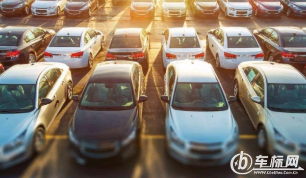 私家車(chē)及營(yíng)運(yùn)車(chē)輛幾年報(bào)廢 營(yíng)運(yùn)出租8年、中型15年、私家車(chē)輛不報(bào)廢