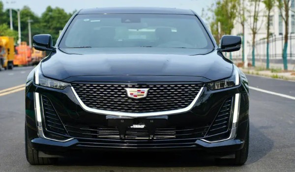 邁騰和凱迪拉克ct5哪個好 ct5動力更強(車長4.9米)