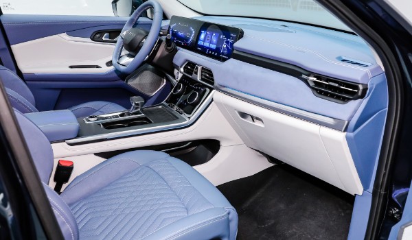 凌云這款車到底怎么樣啊 油耗實(shí)測(cè)8.5L(馬力可達(dá)261匹)