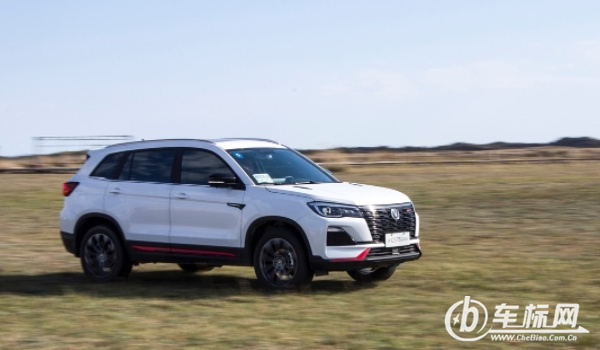 長(zhǎng)安cs75怎么樣 科技感十足、外觀時(shí)尚大氣（油耗經(jīng)濟(jì)實(shí)惠）