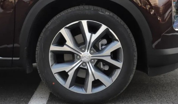 帕里斯帝輪胎什么型號(hào) 尺寸為245/50 r20(胎寬245mm)