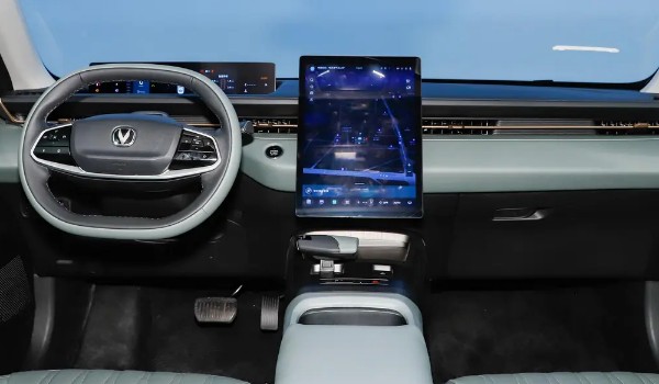 長安逸達和速騰哪個好 逸達動力更強(配置功能豐富)