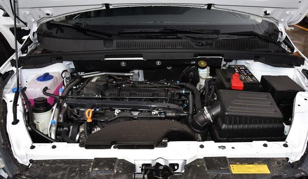 艾瑞澤8幾個安全氣囊 一共搭載10個(安全性很高)