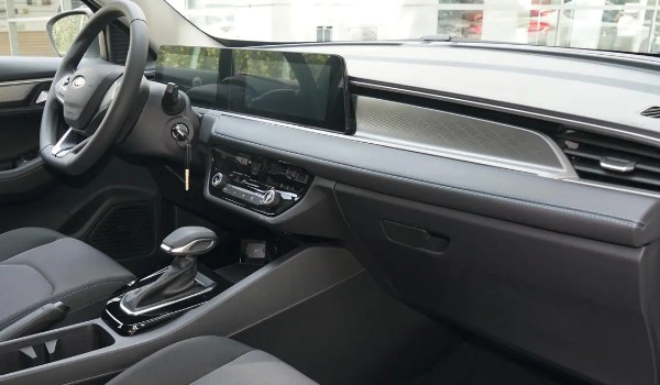 福睿斯和英朗哪個好 英朗動力更強(qiáng)(福睿斯配置豐富)