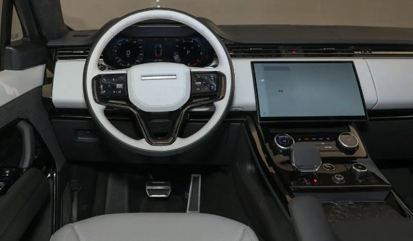 攬勝運(yùn)動版和卡宴哪個好 卡宴動力更強(qiáng)(攬勝運(yùn)動版配置豐富)