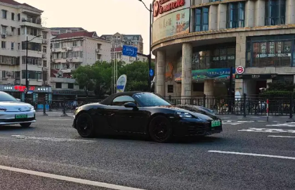 定價多少你會買！純電保時捷718亮相國內(nèi)：已上正式牌照