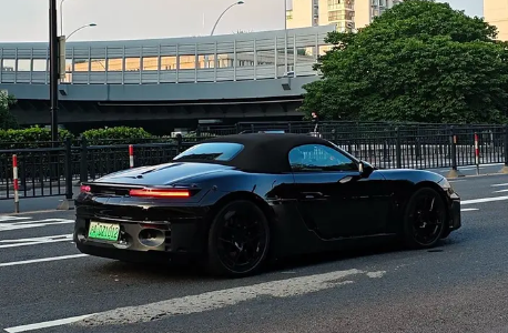 定價多少你會買！純電保時捷718亮相國內(nèi)：已上正式牌照