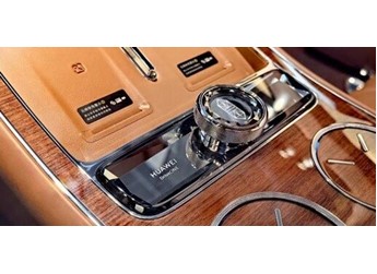 2025中國(guó)高端新能源車(chē)市場(chǎng):每3臺(tái)車(chē)就有1臺(tái)搭載華為DriveONE