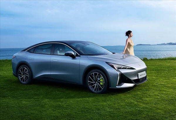 全球量產(chǎn)風(fēng)阻低過(guò)小米SU7 極狐阿爾法S5上市：17.68萬(wàn)起