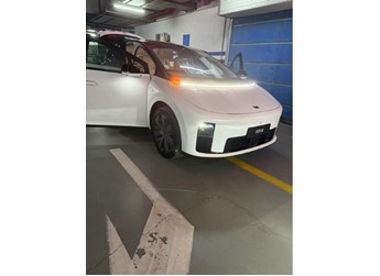 理想i8實(shí)車圖再曝光：內(nèi)飾細(xì)節(jié)提前看 后排屏尺寸很大 封面圖