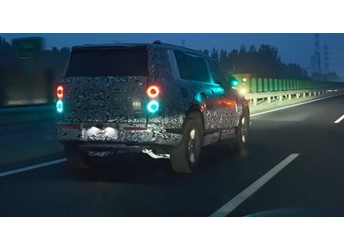 鴻蒙智行首款硬派SUV 享界G9實(shí)測(cè)：六盞小藍(lán)燈全點(diǎn)亮