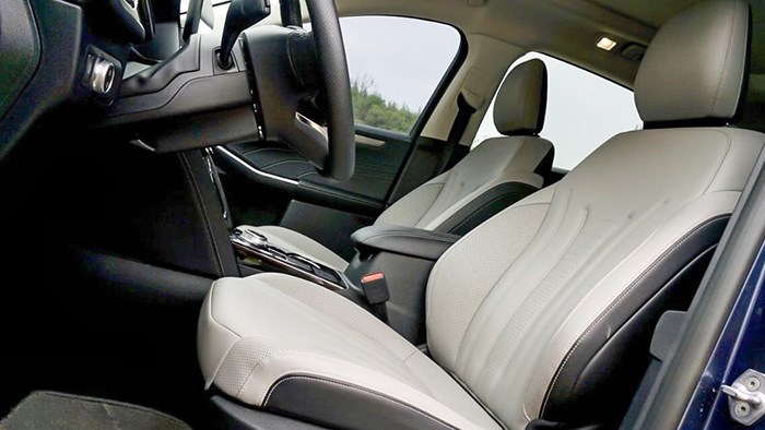 城市通勤好選擇 試駕福特銳際PHEV混動