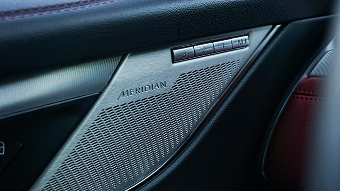 個性鮮明 捷豹F-PACE 2.0T 賽旗版評測