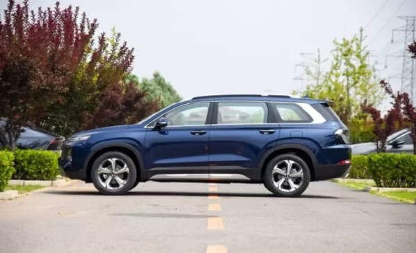 現(xiàn)代中型SUV新款勝達(dá)首發(fā)亮相 外觀、內(nèi)飾均有升級(jí)