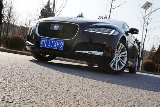 英倫經(jīng)典在中國延續(xù) 試駕國產(chǎn)捷豹XFL