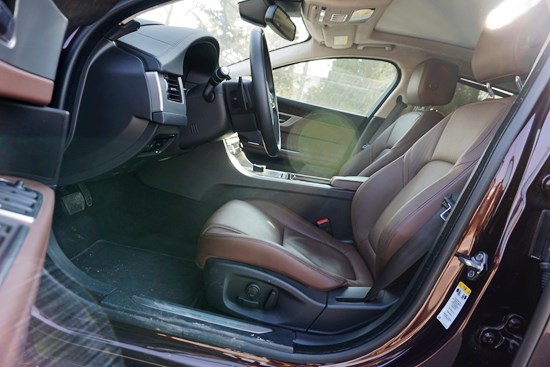 英倫經(jīng)典在中國延續(xù) 試駕國產(chǎn)捷豹XFL