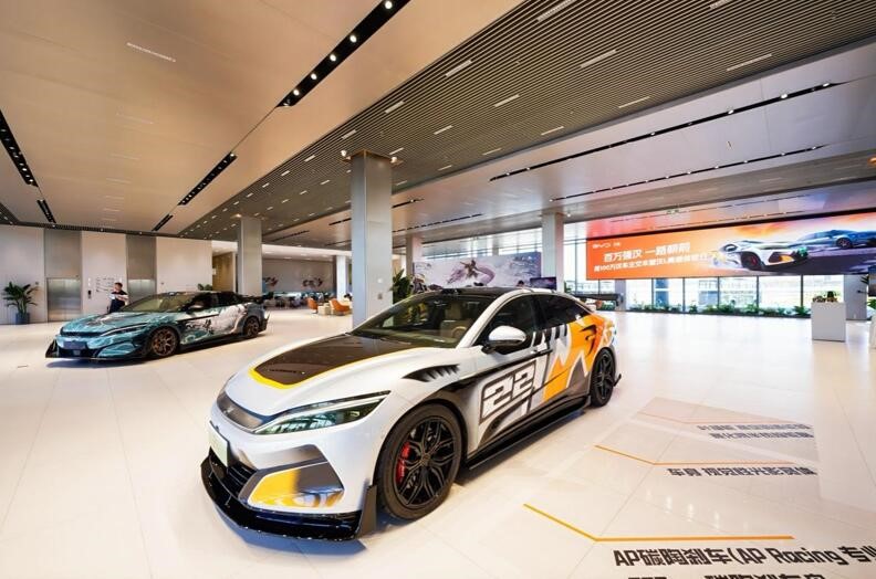 百萬強(qiáng)漢一路朝前，漢L零百2.7s性能暴擊，更有潮改驚艷登場 配圖5