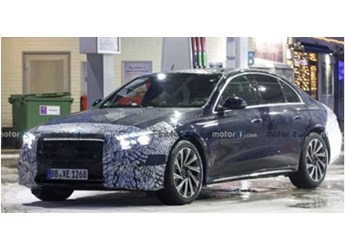 年內(nèi)上市！全新奔馳E級諜照曝光 或采用貫穿式LED燈帶