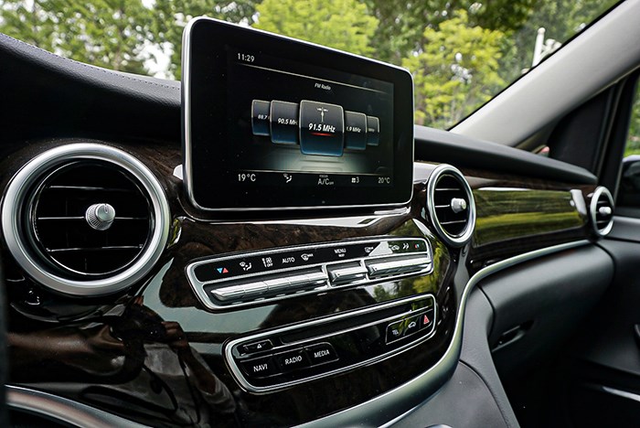 德系高端商務MPV 試駕奔馳V260L 