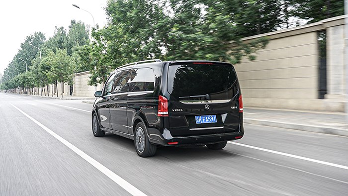德系高端商務MPV 試駕奔馳V260L 