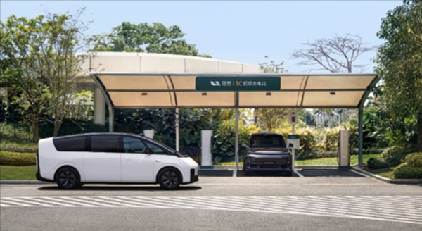 博主實(shí)測(cè)理想MEGA充電功率跑到522kW 11分鐘充電75%直呼太爽了