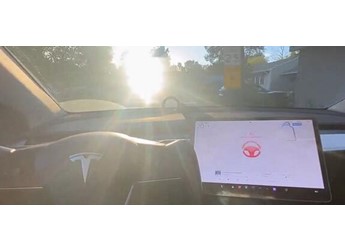 解決“強(qiáng)光致盲”問題 特斯拉新專利給攝像頭裝“電動墨鏡”