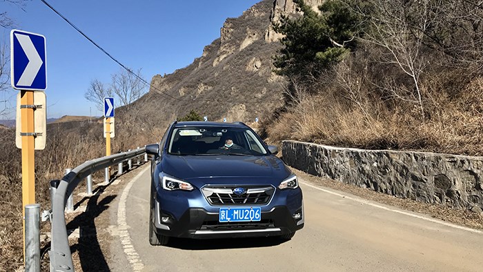 穿梭在城市與郊野 跨界SUV斯巴魯XV評測