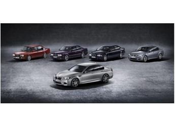 從越來(lái)越大的“鼻孔”中 看到歷代寶馬M5對(duì)高性能的追求