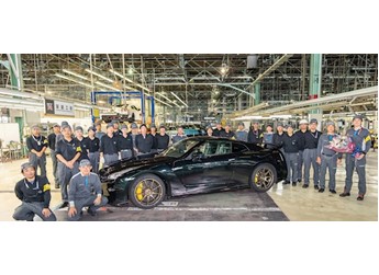 一代戰(zhàn)神落幕！日產R35 GT-R最后一臺車在日本下線